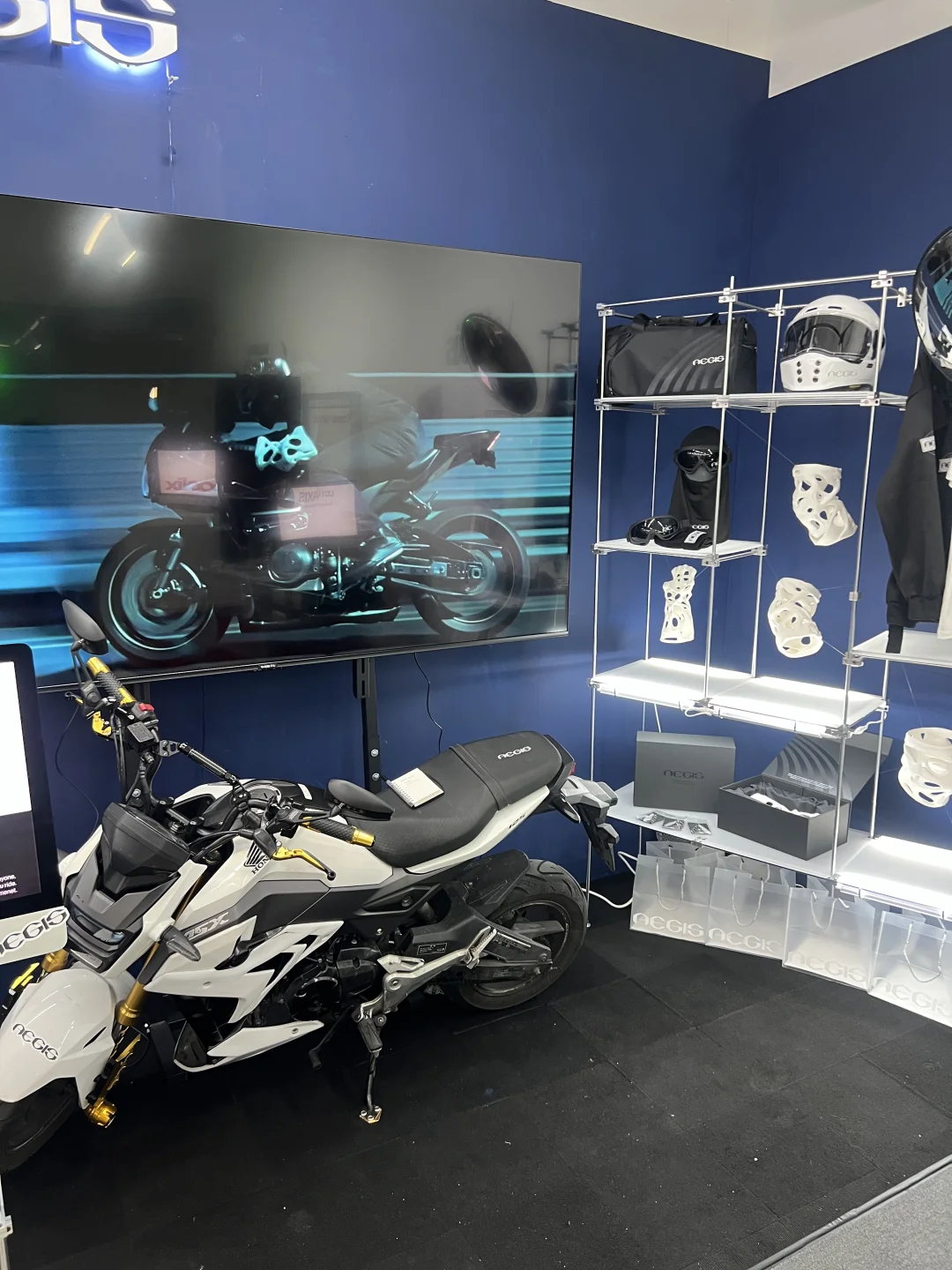 ??弘益大学｜视觉设计系2025毕设展1