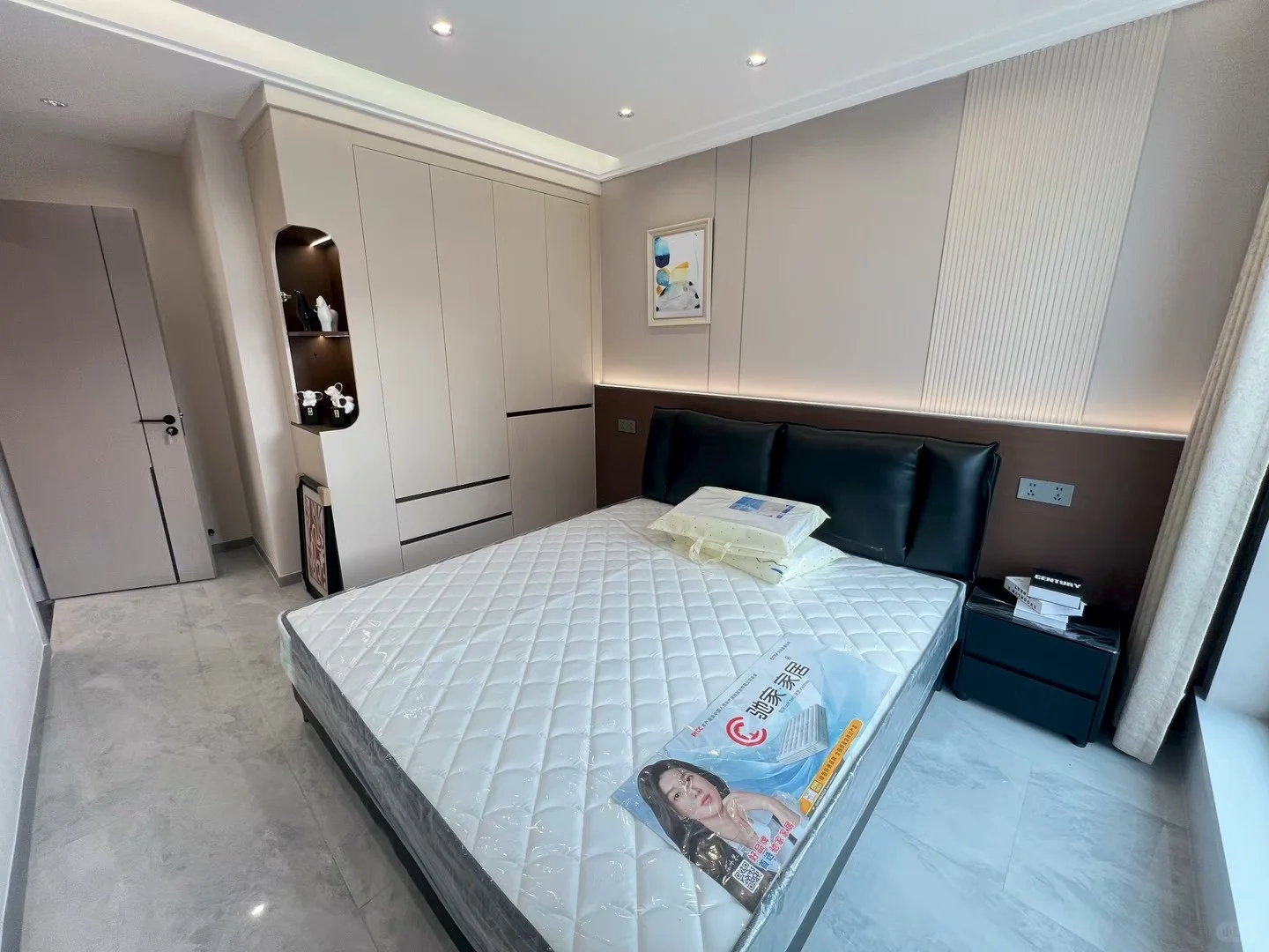 出售红光山会展旁华兵实验1梯1户全屋落地