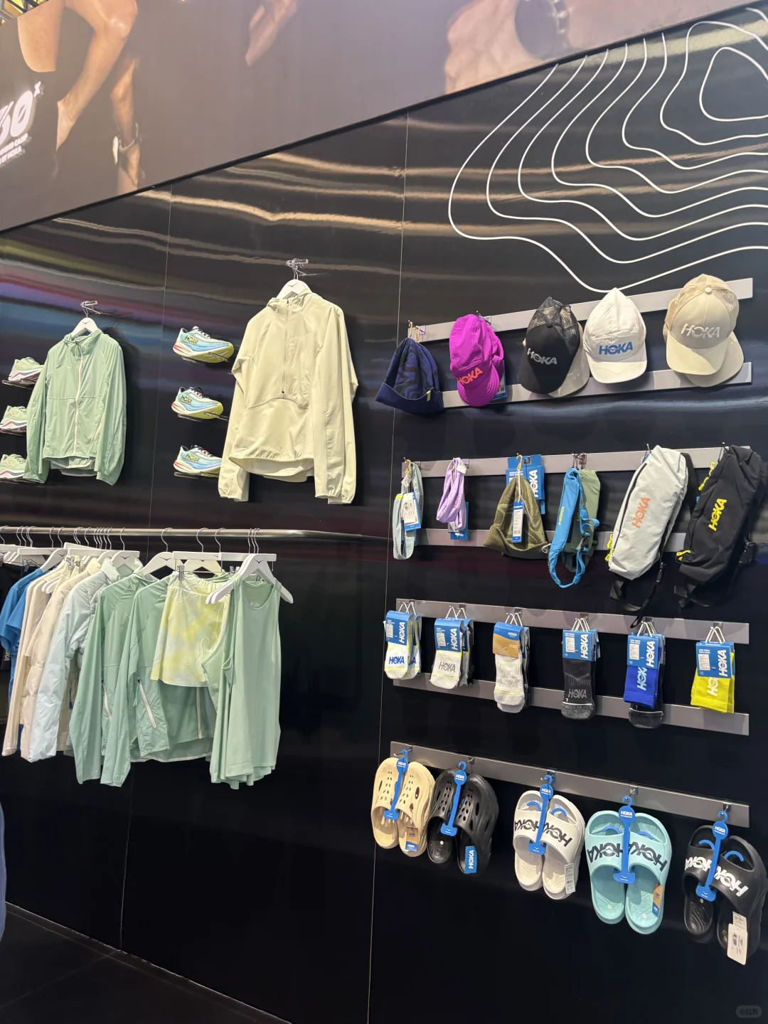 上马体博会的HOKA展台人也太多了吧！