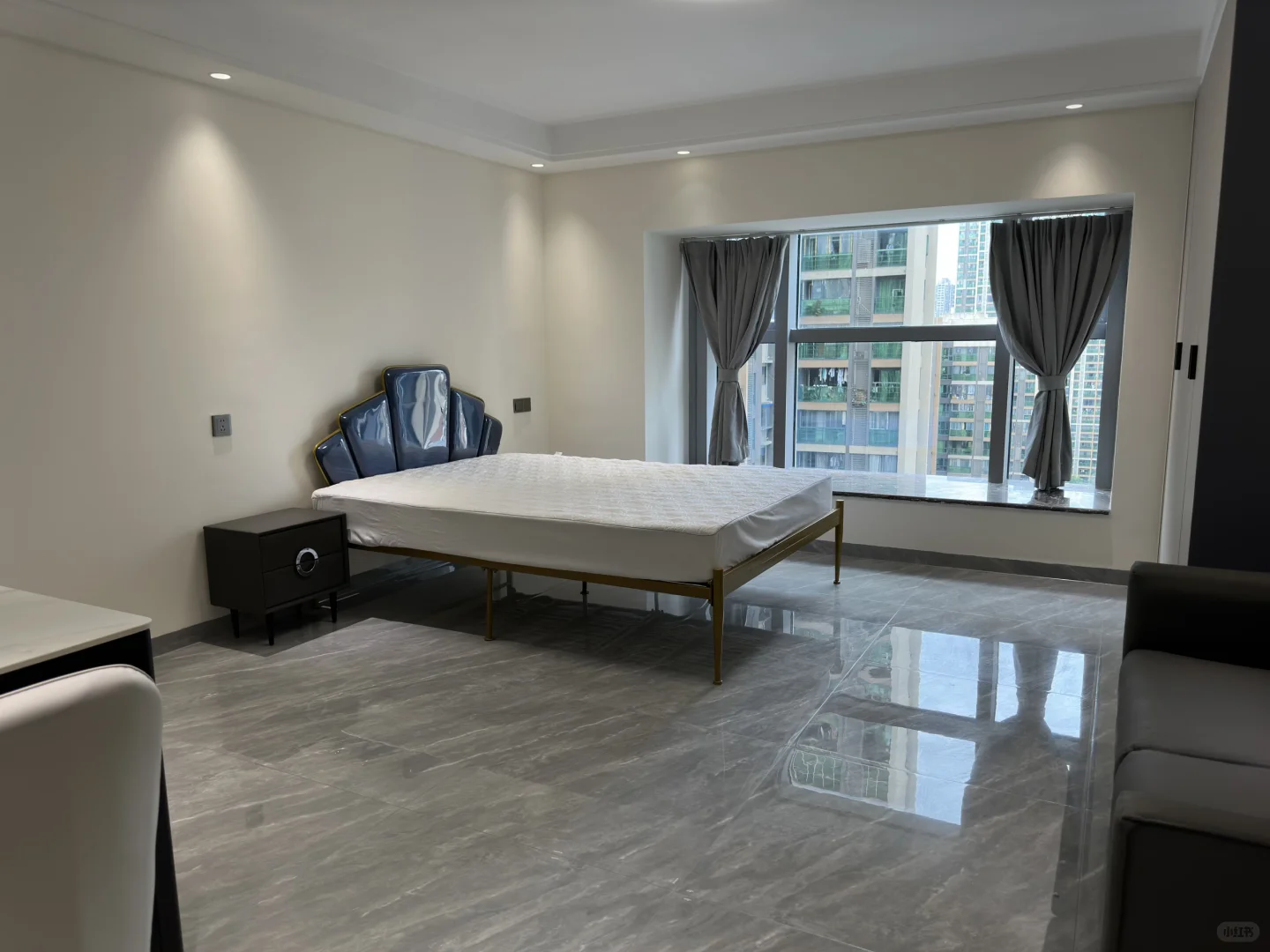 观山湖金融城会展城B区-两室出租-¥1650