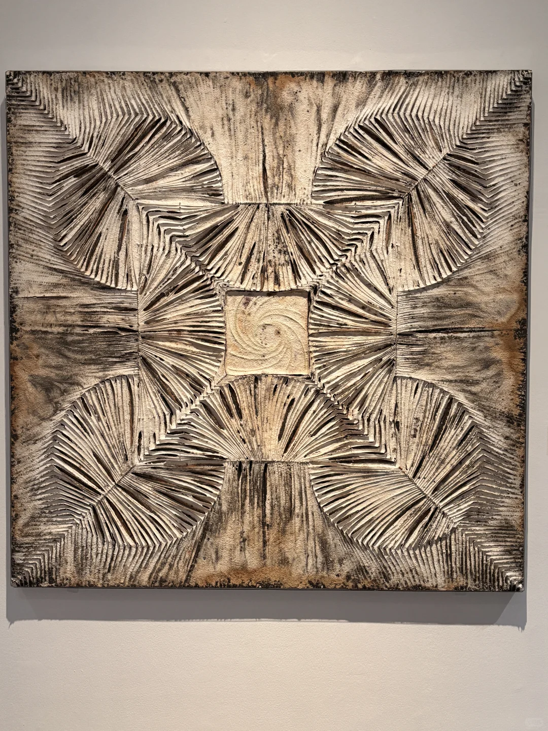 来看展｜第八届青年美展直送作品展区?