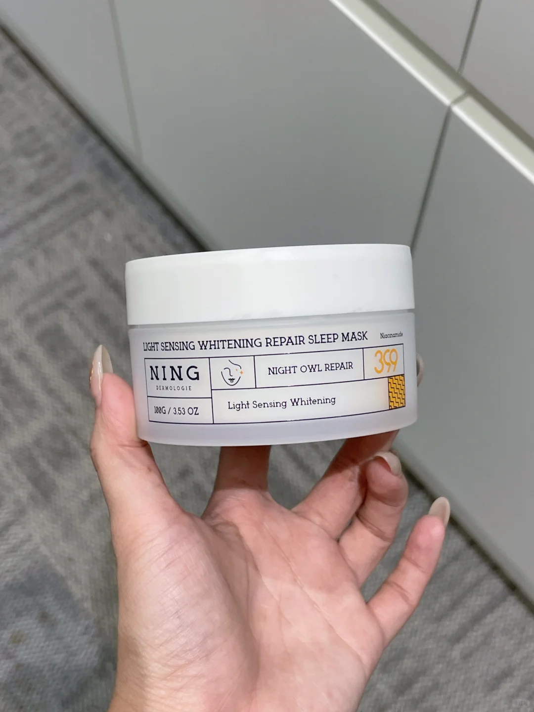 妈,我白成日光灯了。。。。