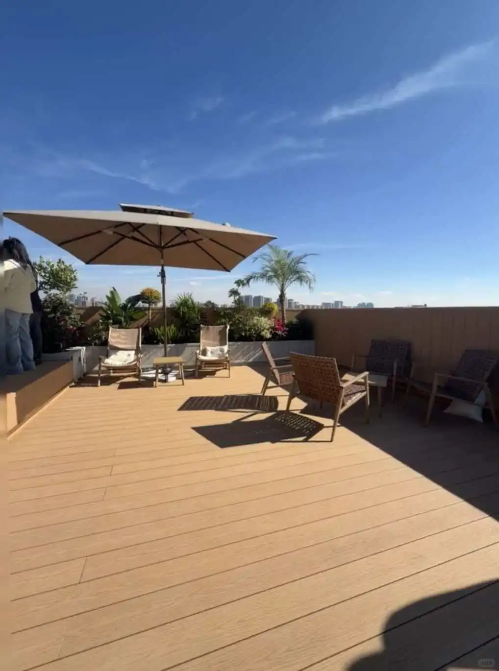 昆明官渡会展片区唯一中空旋转大楼梯，