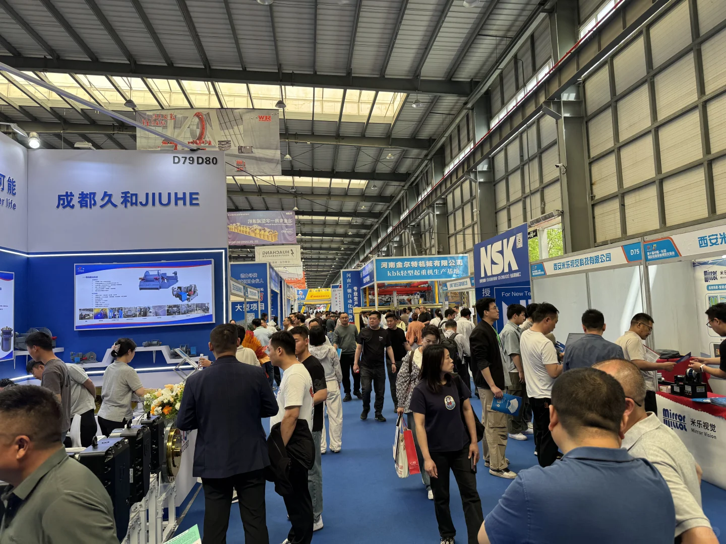 去 2025 年长垣起重机展跑展了