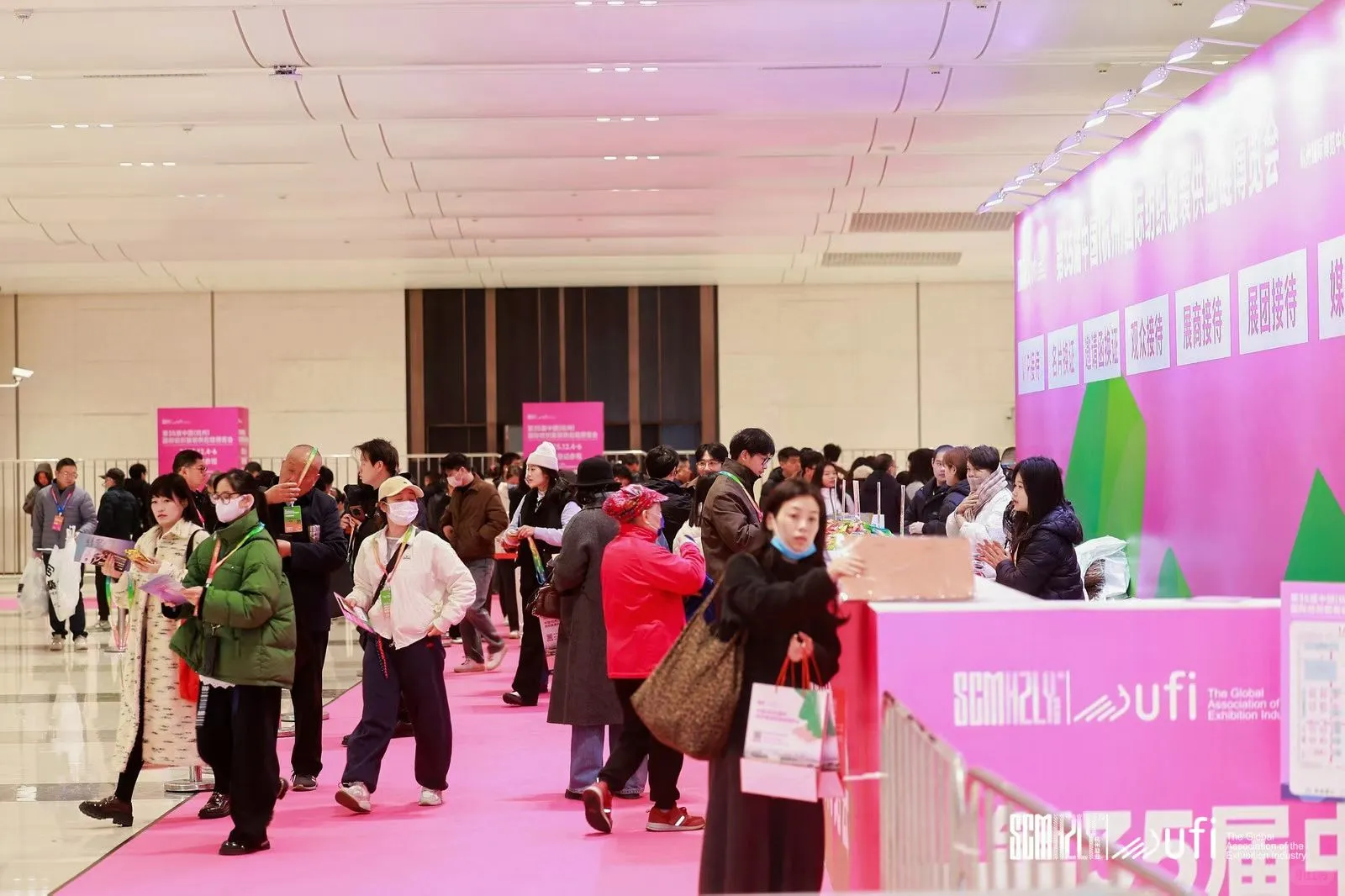 展会第一天！杭州纺织服装展