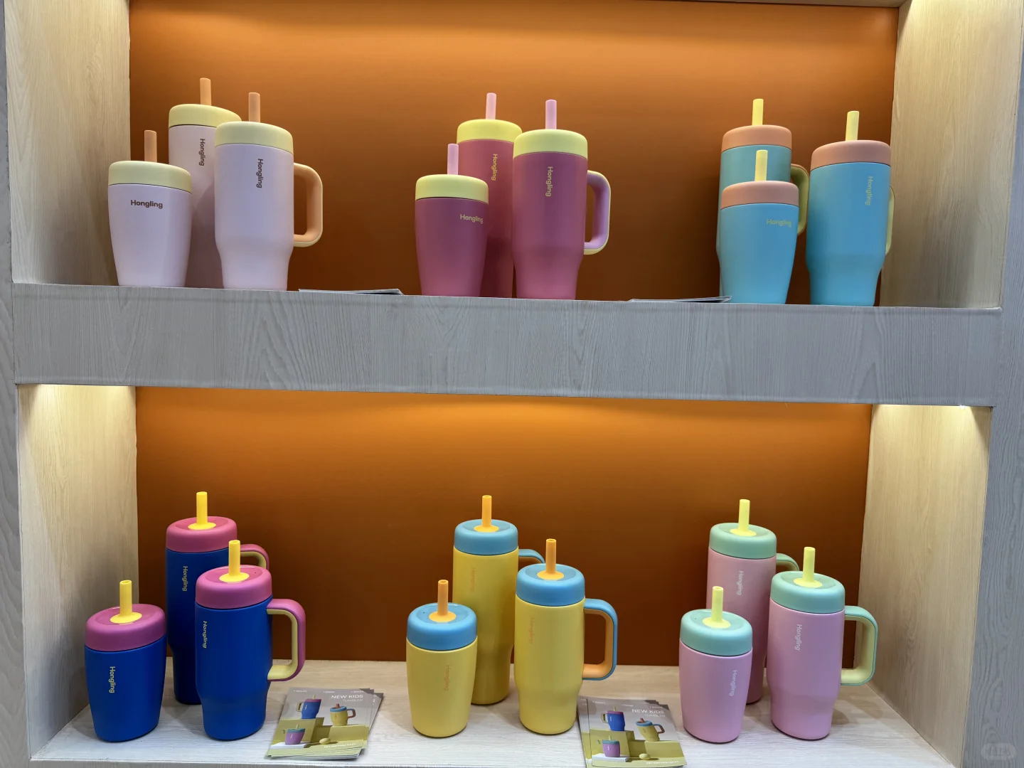 遇到这样的摊位你会进来看看吗？