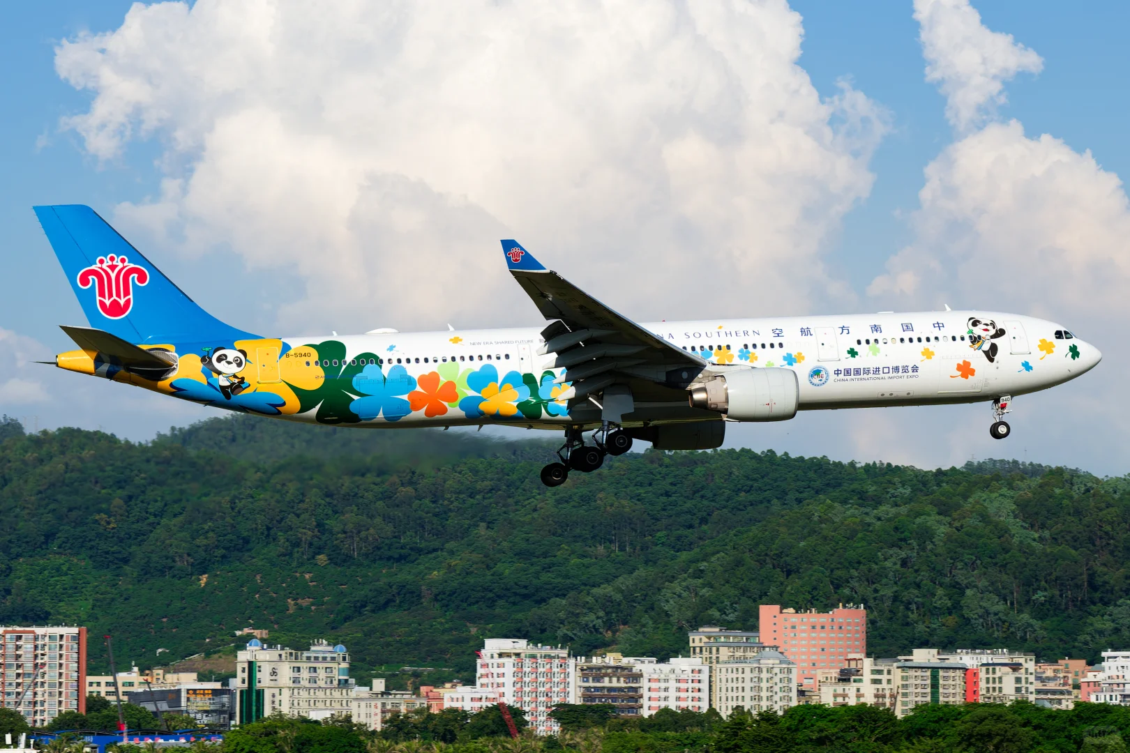 南航进博会彩绘｜B-5940