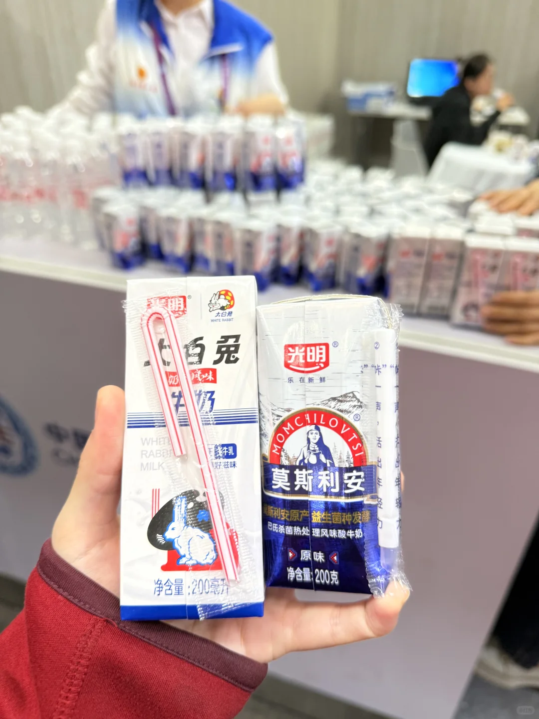 18张live图感受进博会｜逛吃逛喝到处排长队