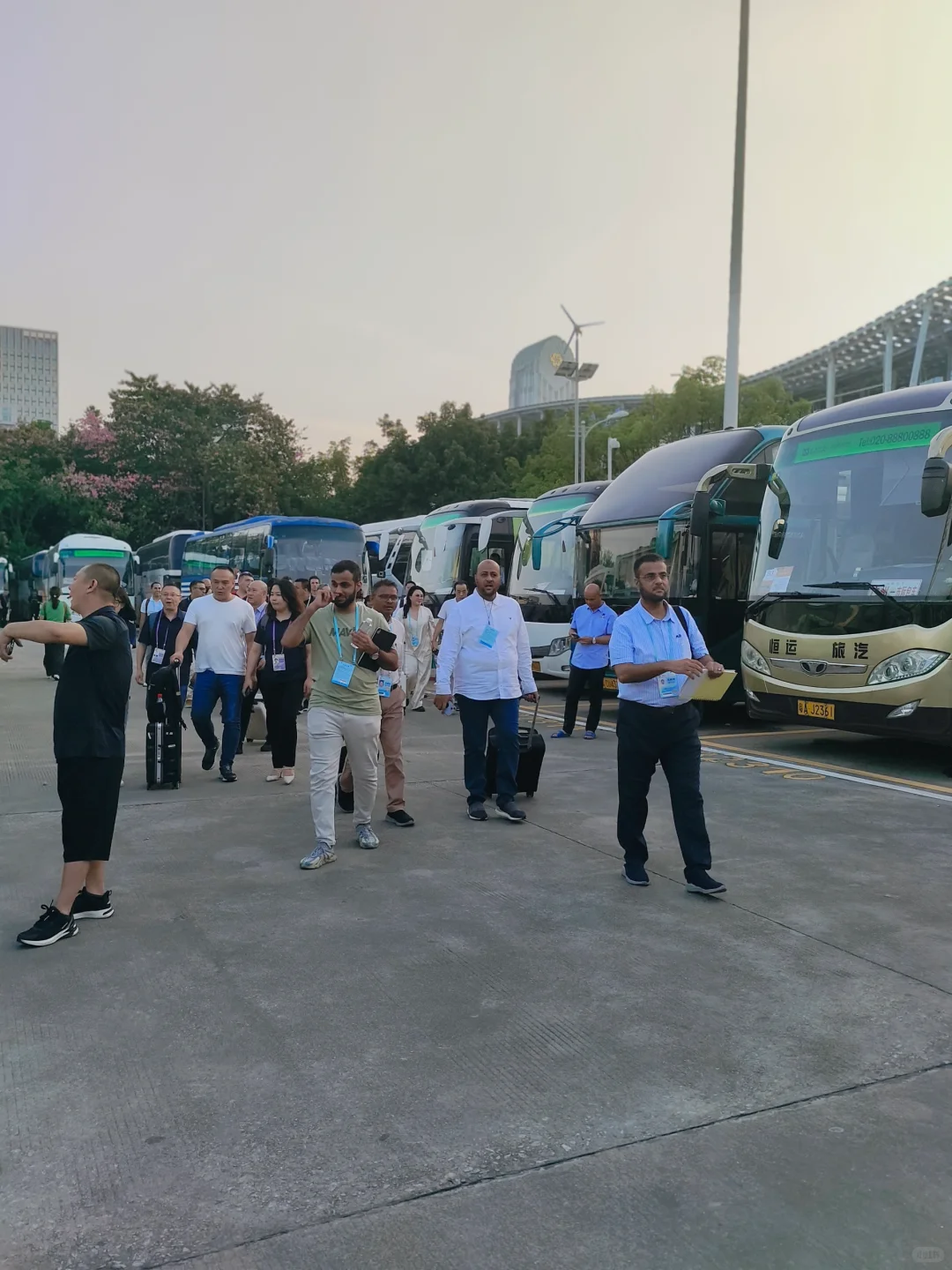 广交会第一天结束了，各位小伙伴们辛苦了