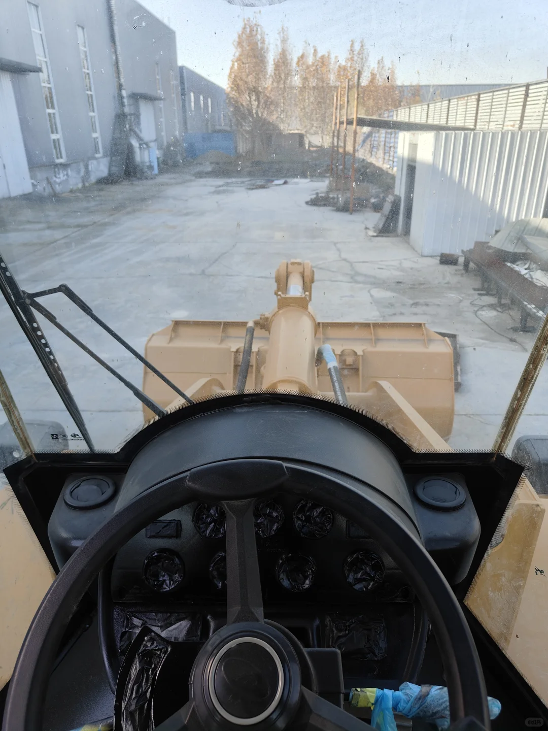 国外采购二手装载机、挖掘机、推土机、拖头