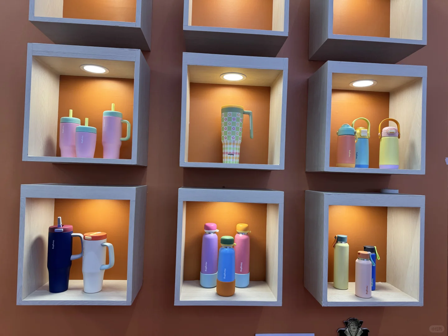 遇到这样的摊位你会进来看看吗？