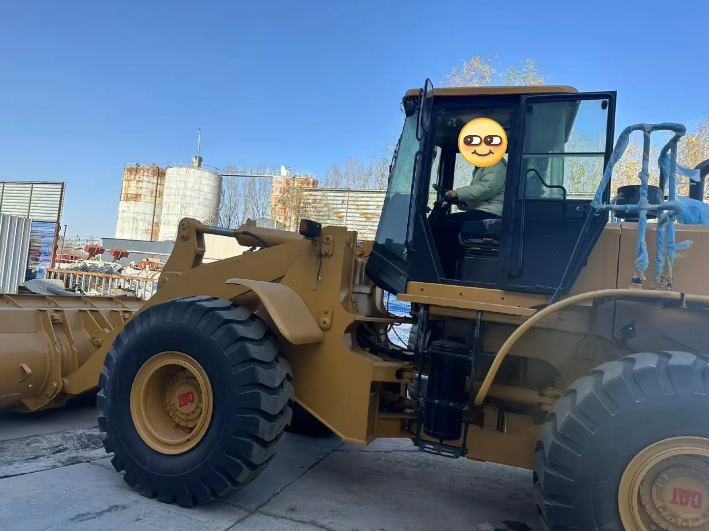 国外采购二手装载机、挖掘机、推土机、拖头