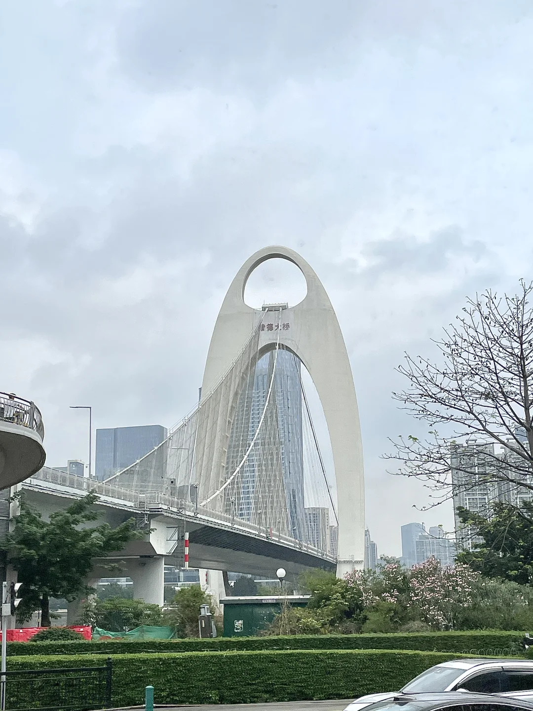 广交会第一天?人人从从众众