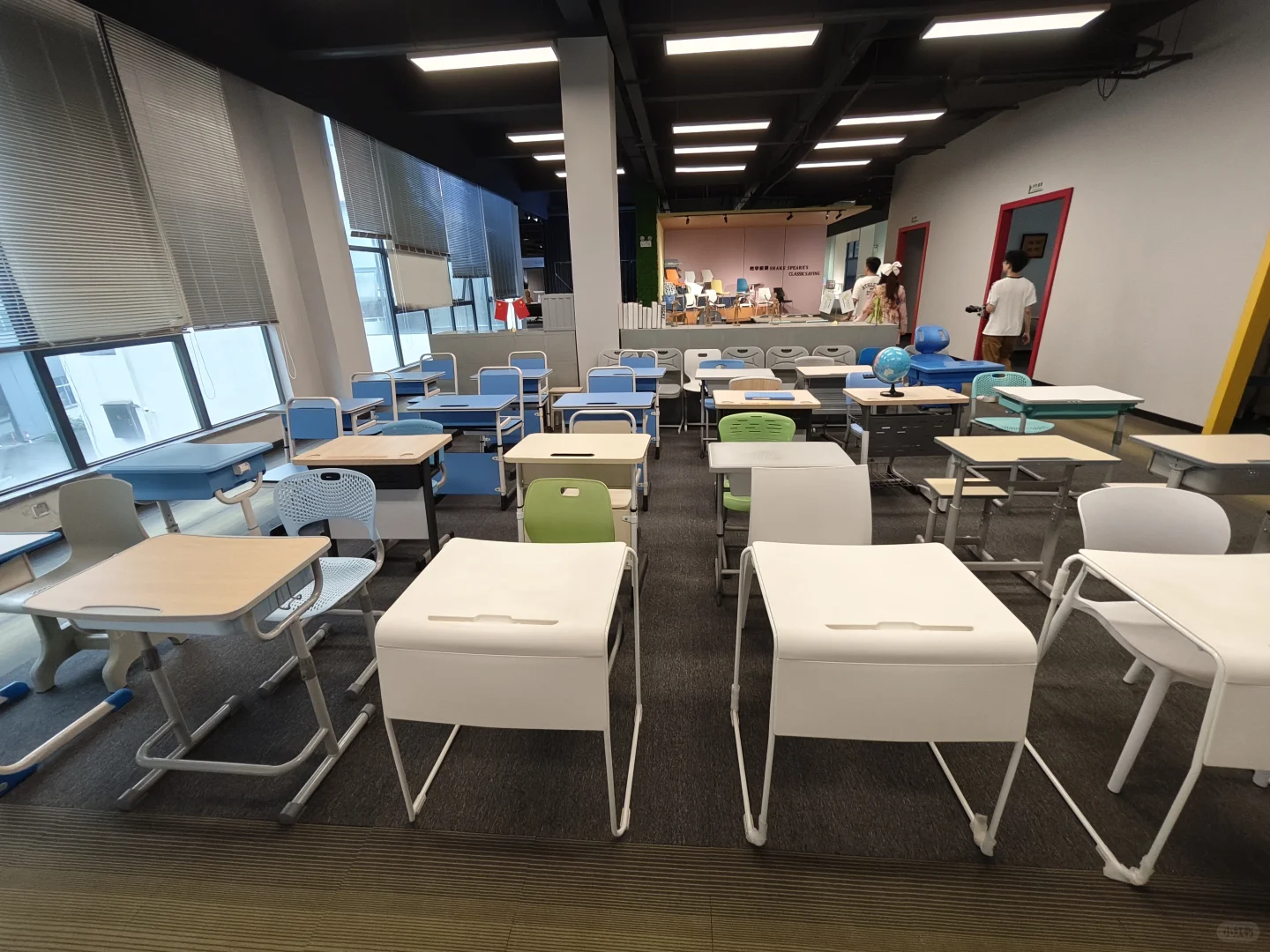 重庆采购党狂喜！办公教学家具源头工厂直供