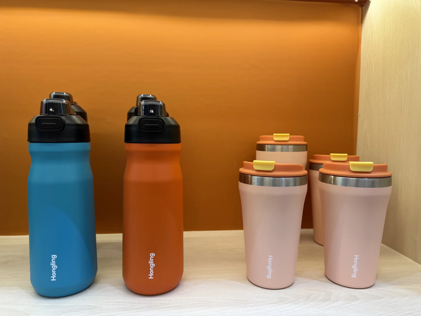 遇到这样的摊位你会进来看看吗？