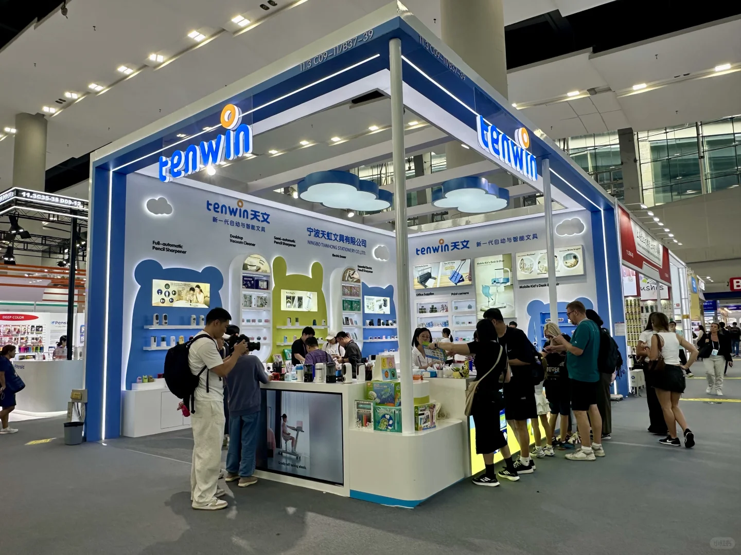 广交会极简展台大曝光！原来极简风是这样的