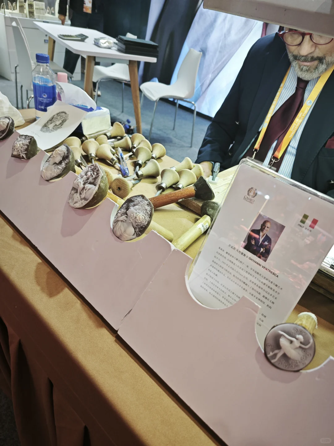 进博会现场 ｜ 珠宝展