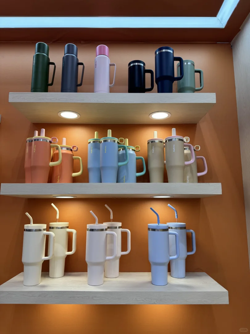 遇到这样的摊位你会进来看看吗？