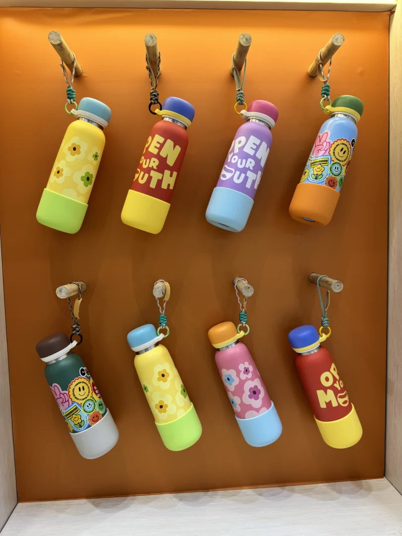 遇到这样的摊位你会进来看看吗？