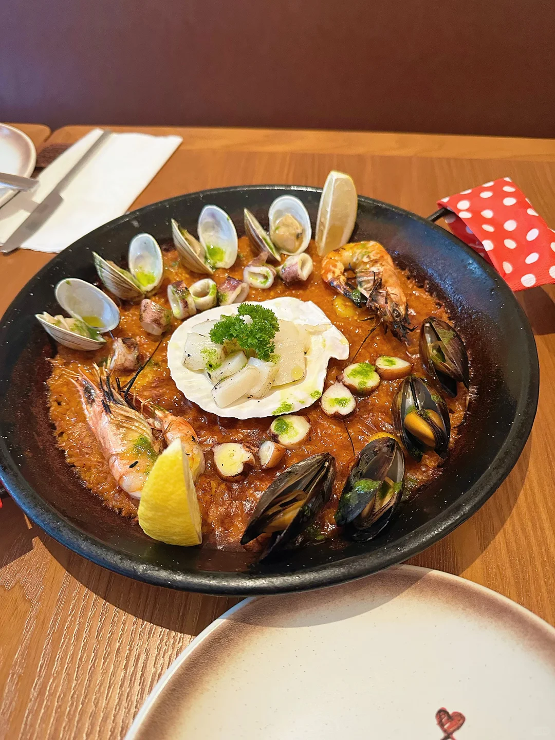 进博会同款！武康路西班牙菜太绝了??