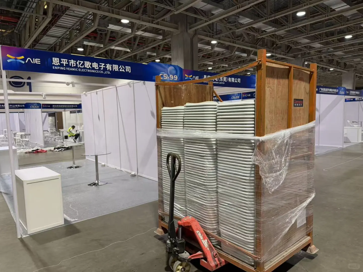 澳门AIE电子展倒计时！倬汇主场搭建ing⋯