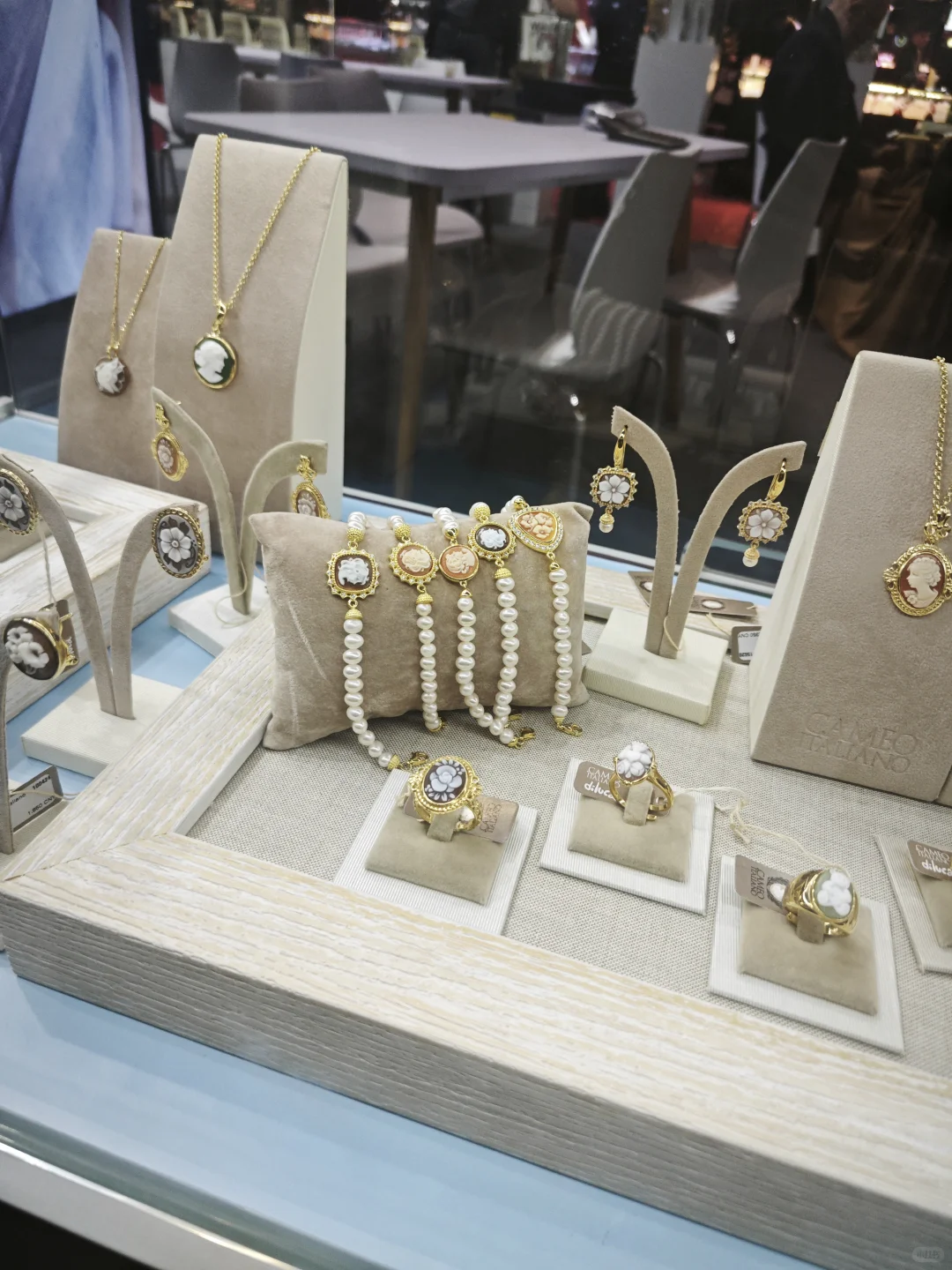 进博会现场 ｜ 珠宝展