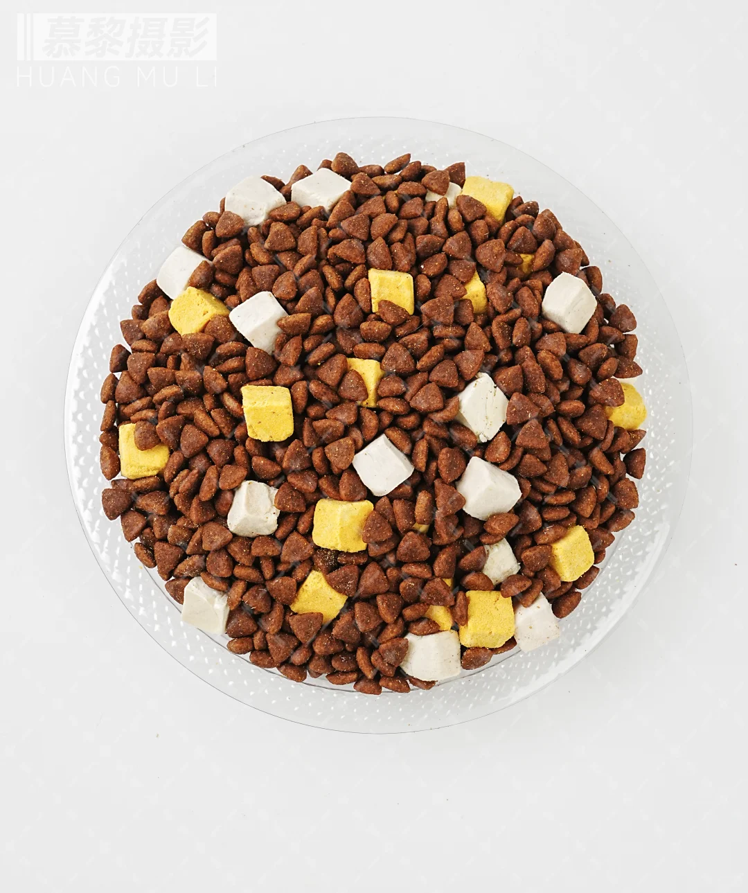 猫粮狗粮冻干颗粒白底图拍摄节选