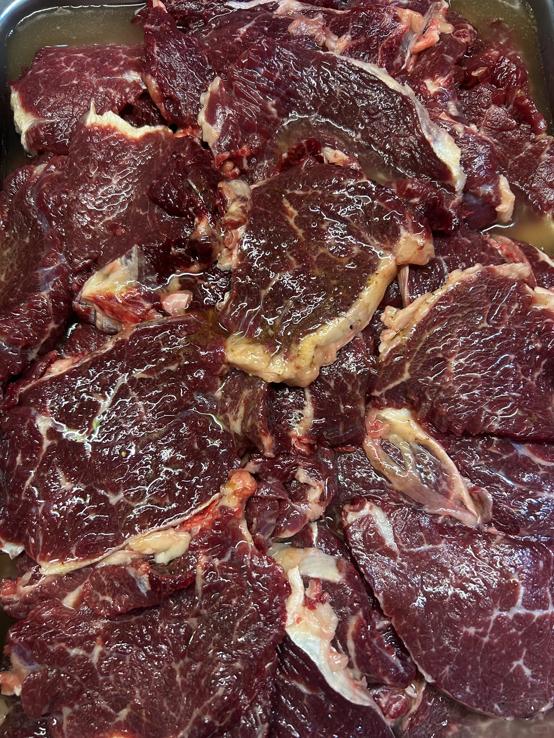 潮州市场一个牛肉档口 每天制作原切牛排