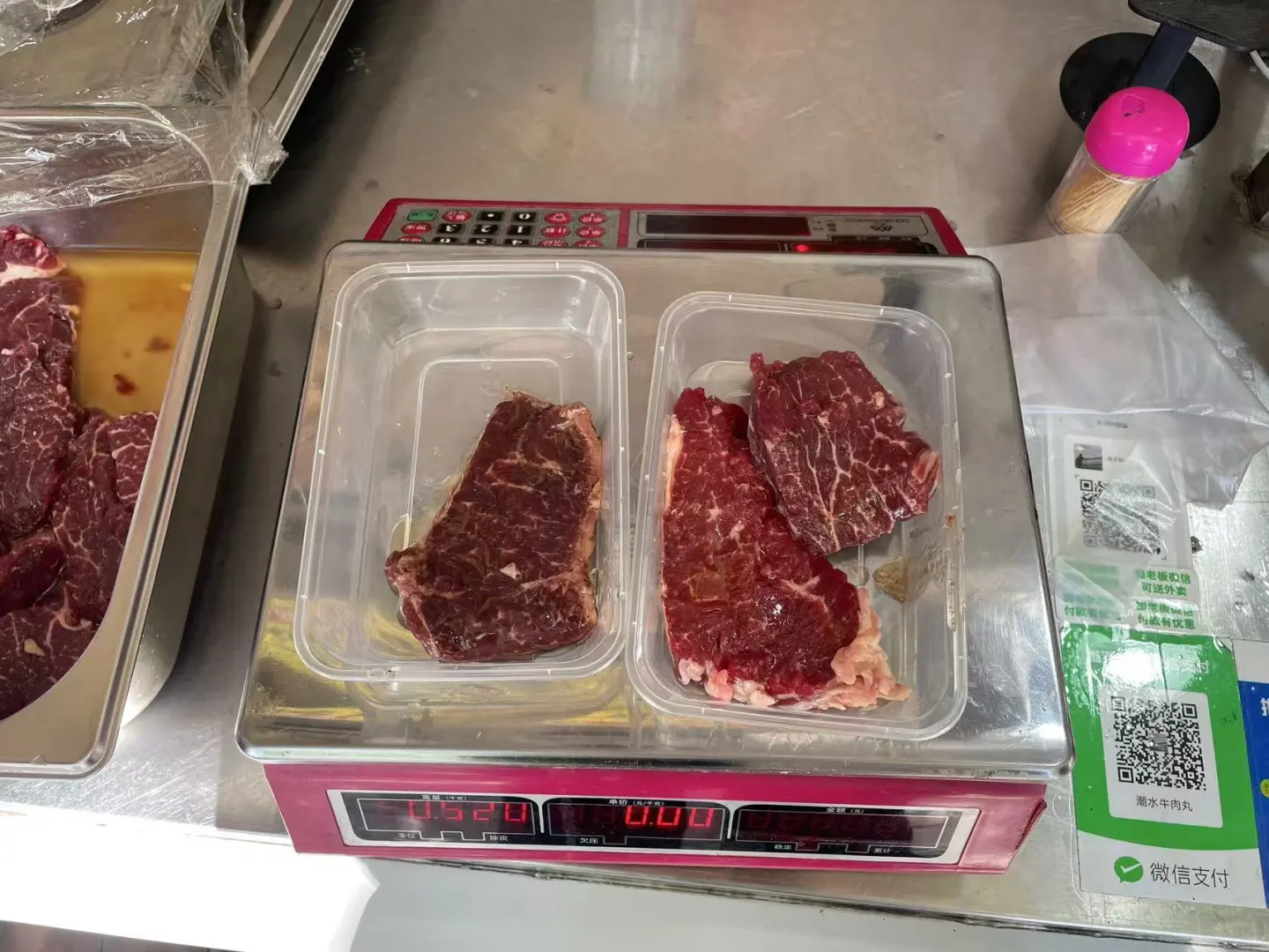 潮州市场一个牛肉档口 每天制作原切牛排