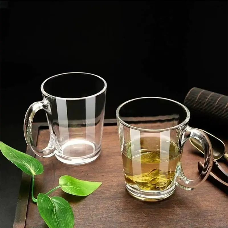 带把手的玻璃杯，喝水更方便