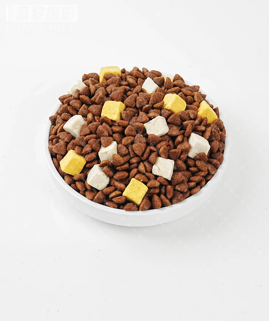 猫粮狗粮冻干颗粒白底图拍摄节选