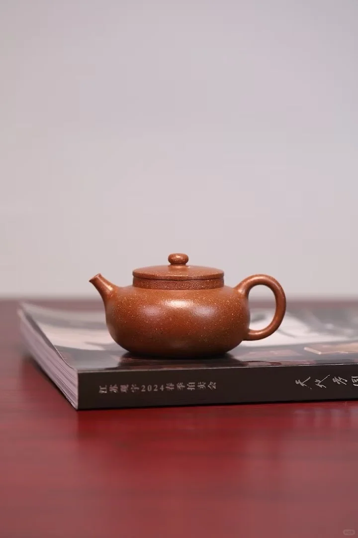 一、市场需求与供应矛盾，随着人们对紫砂壶的