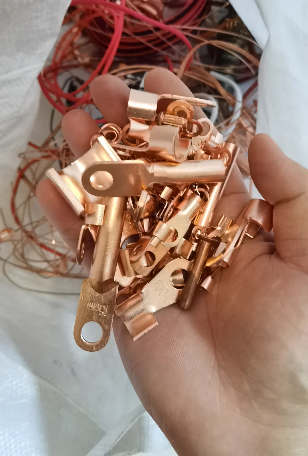 铜还会涨吗？到底卖不卖呢