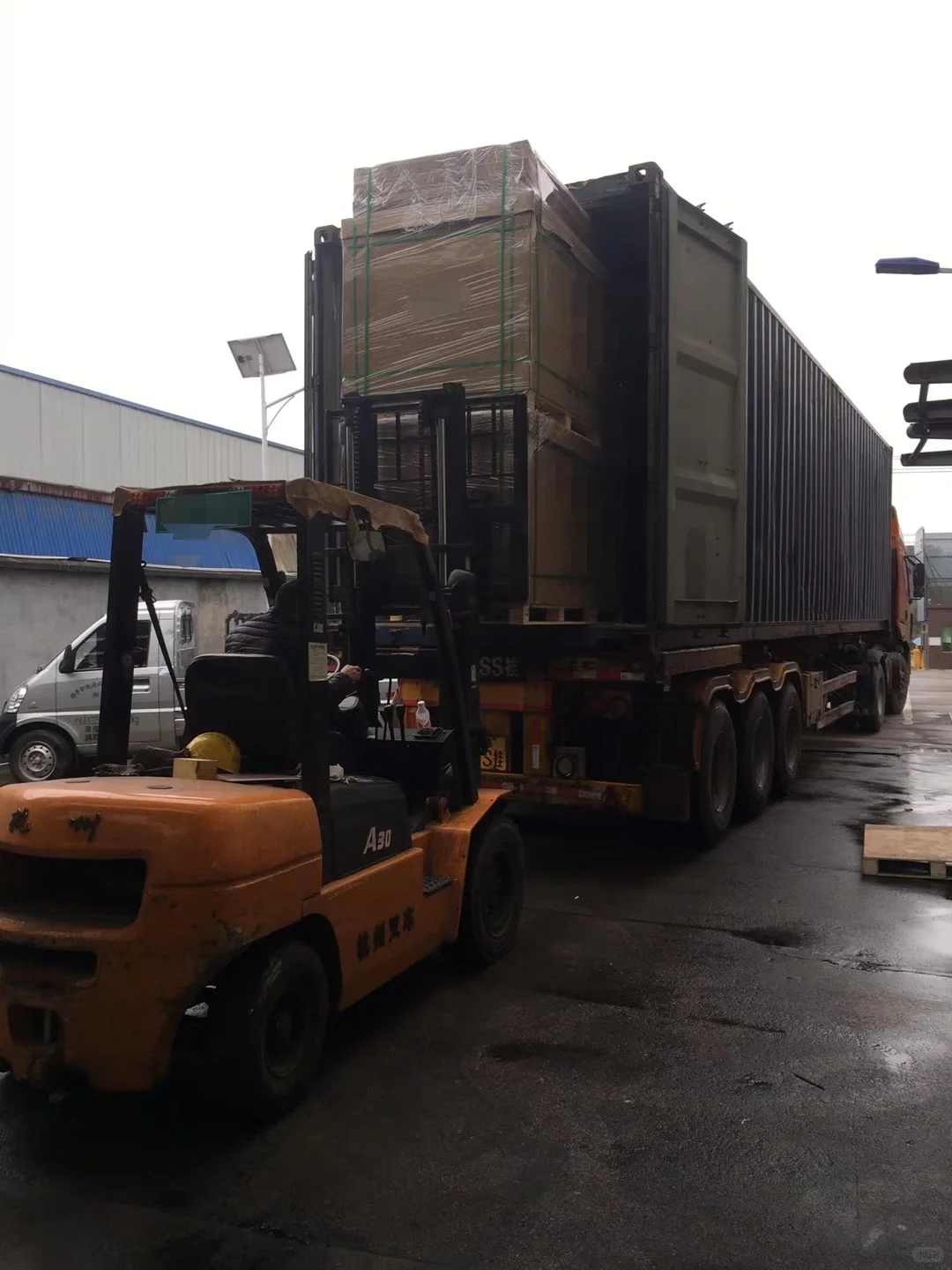 外贸创业第11年，年收入200W+