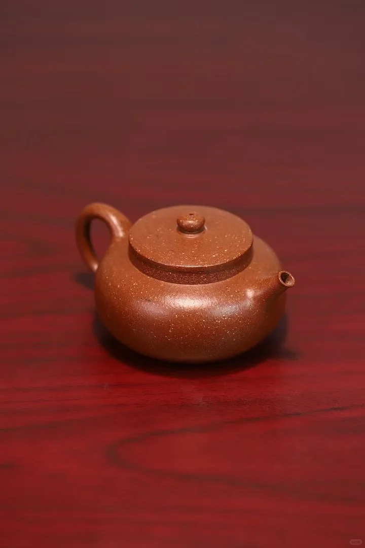 一、市场需求与供应矛盾，随着人们对紫砂壶的