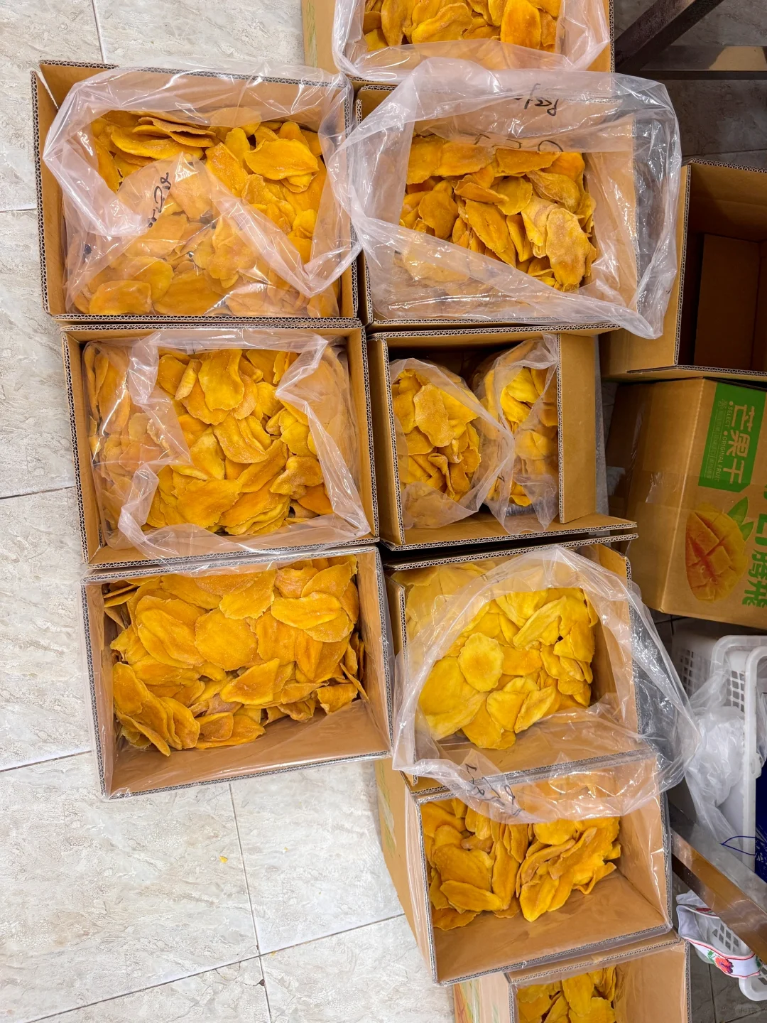 不卖完芒果干老板不让我回国