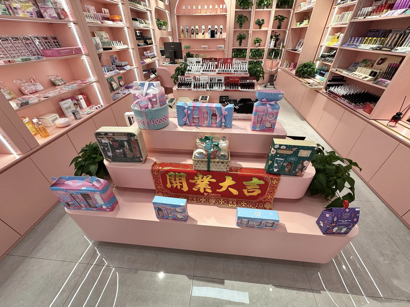 义乌20年彩妆工厂｜大额定制订单看这里