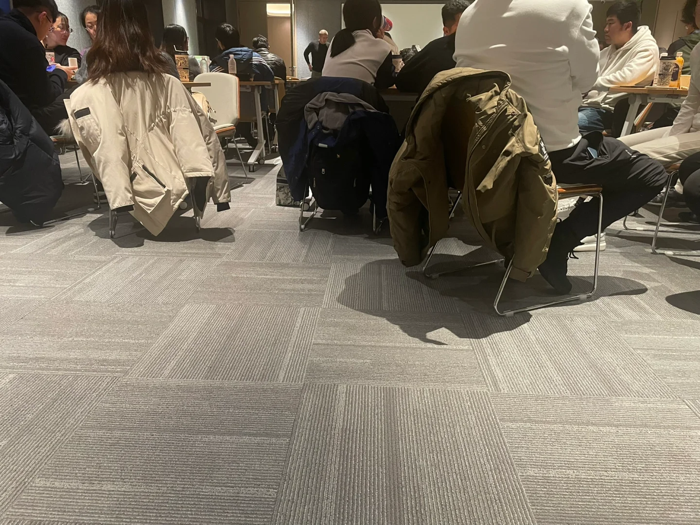 经历了一场历时15个小时的招标会