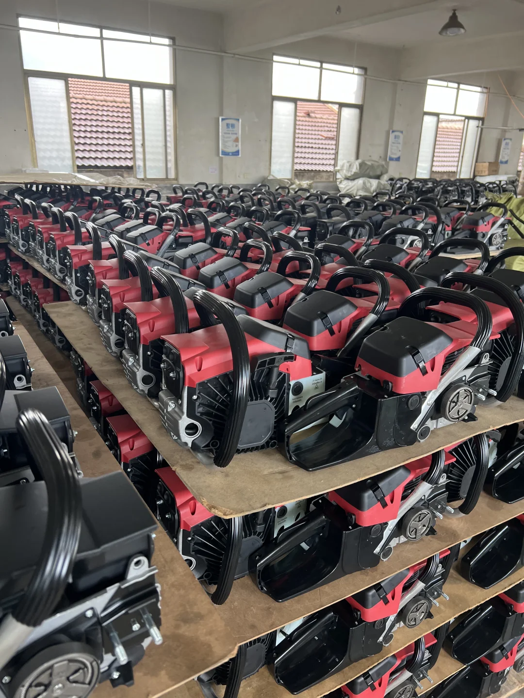 朋友厂里说这个品上半年发了30个柜？