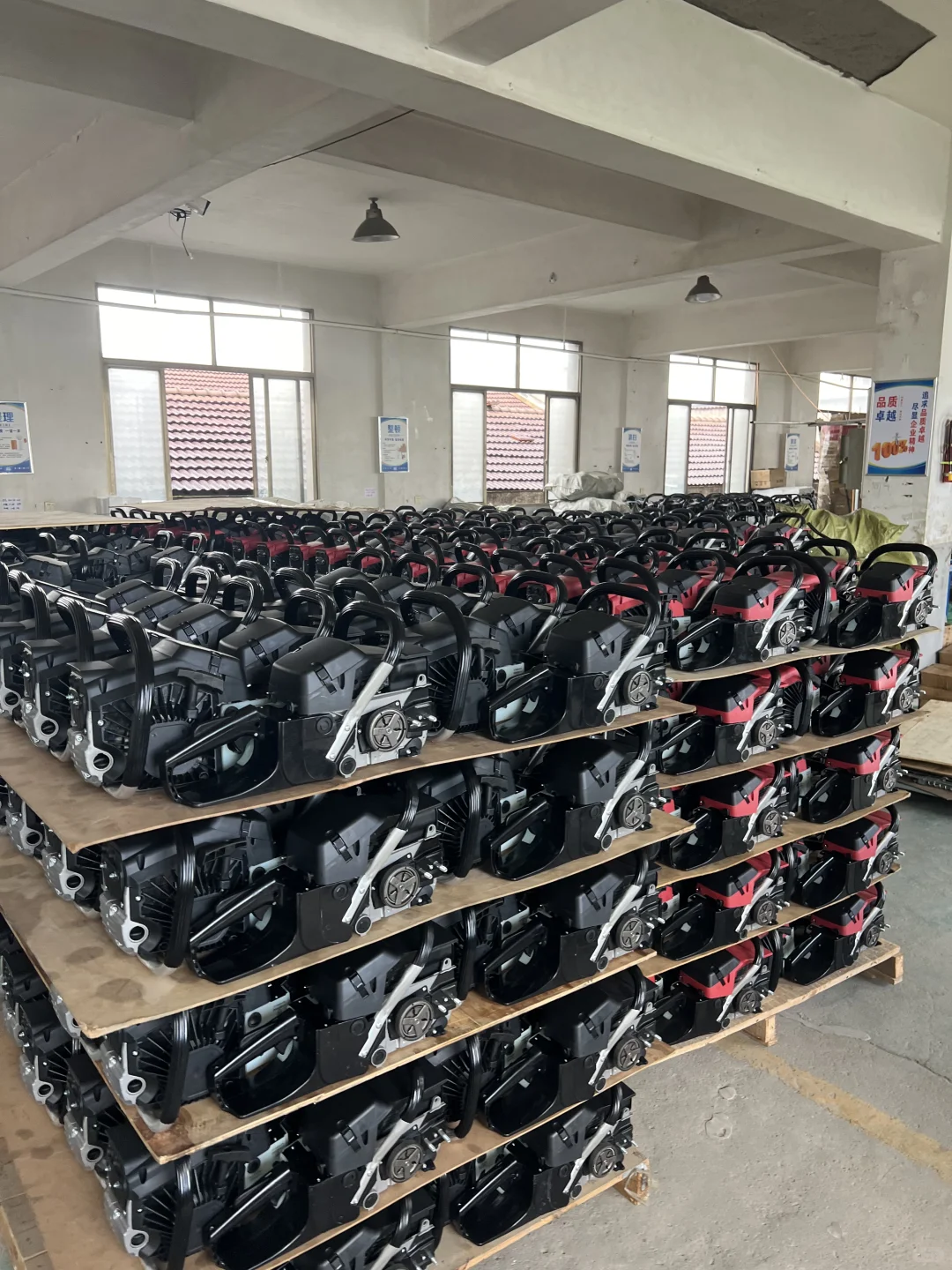 朋友厂里说这个品上半年发了30个柜？