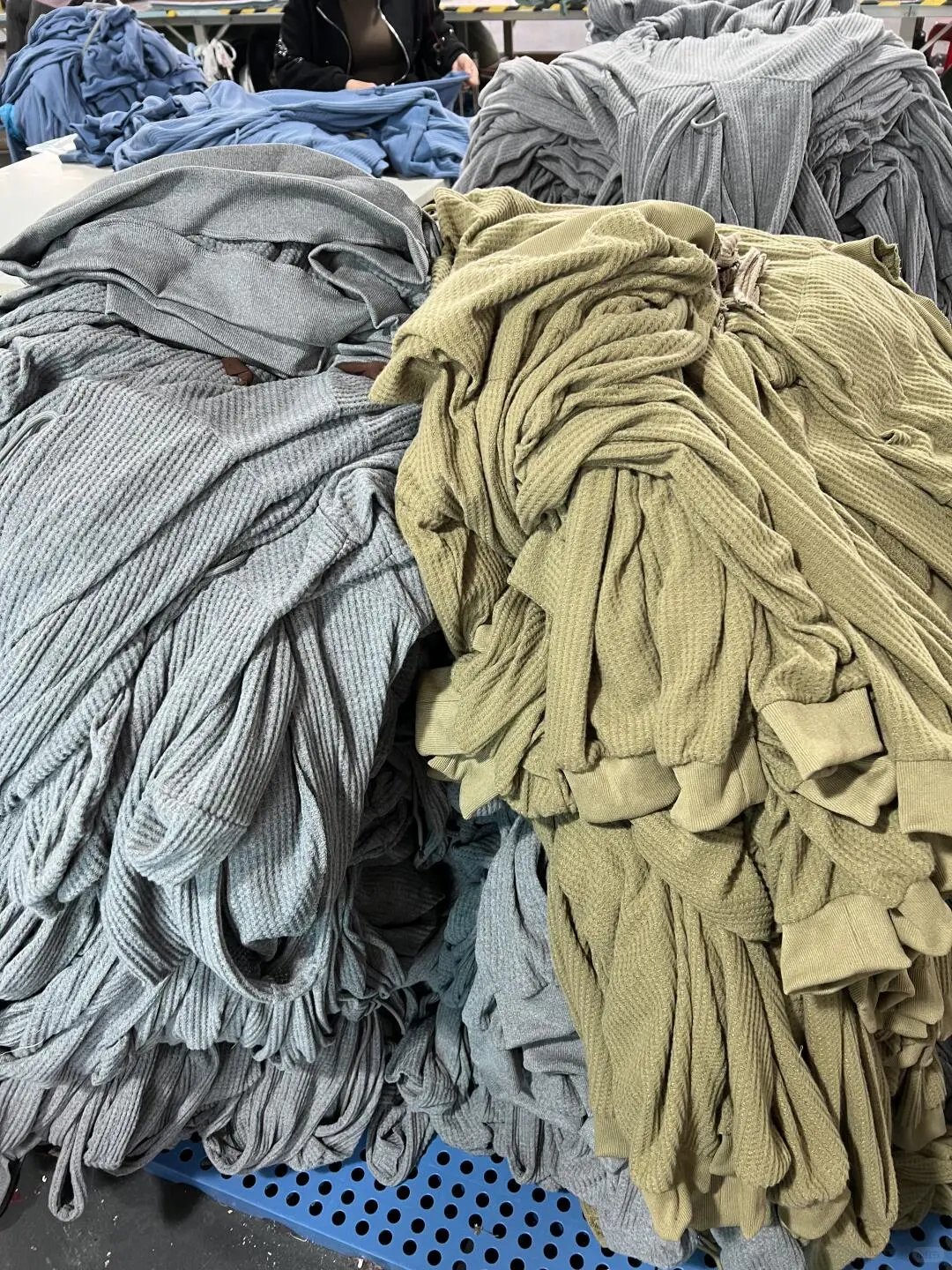 服装加工必知?来料加工&包工包料全解析