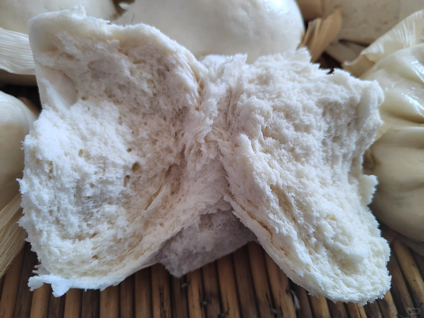 无任何添加的自磨面粉，小时候的味道！