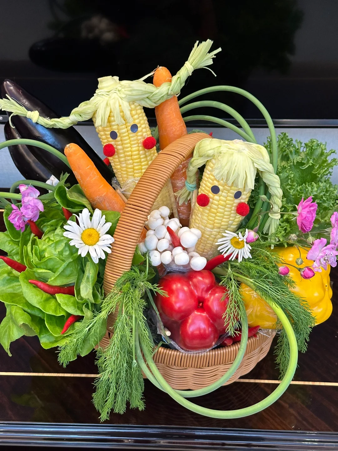 【把健康包进花束里?】Diy实用的蔬菜花篮❣️