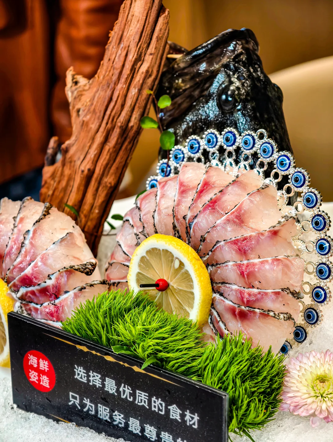 批发市场楼上的美食天堂！现捞海鲜立马吃！