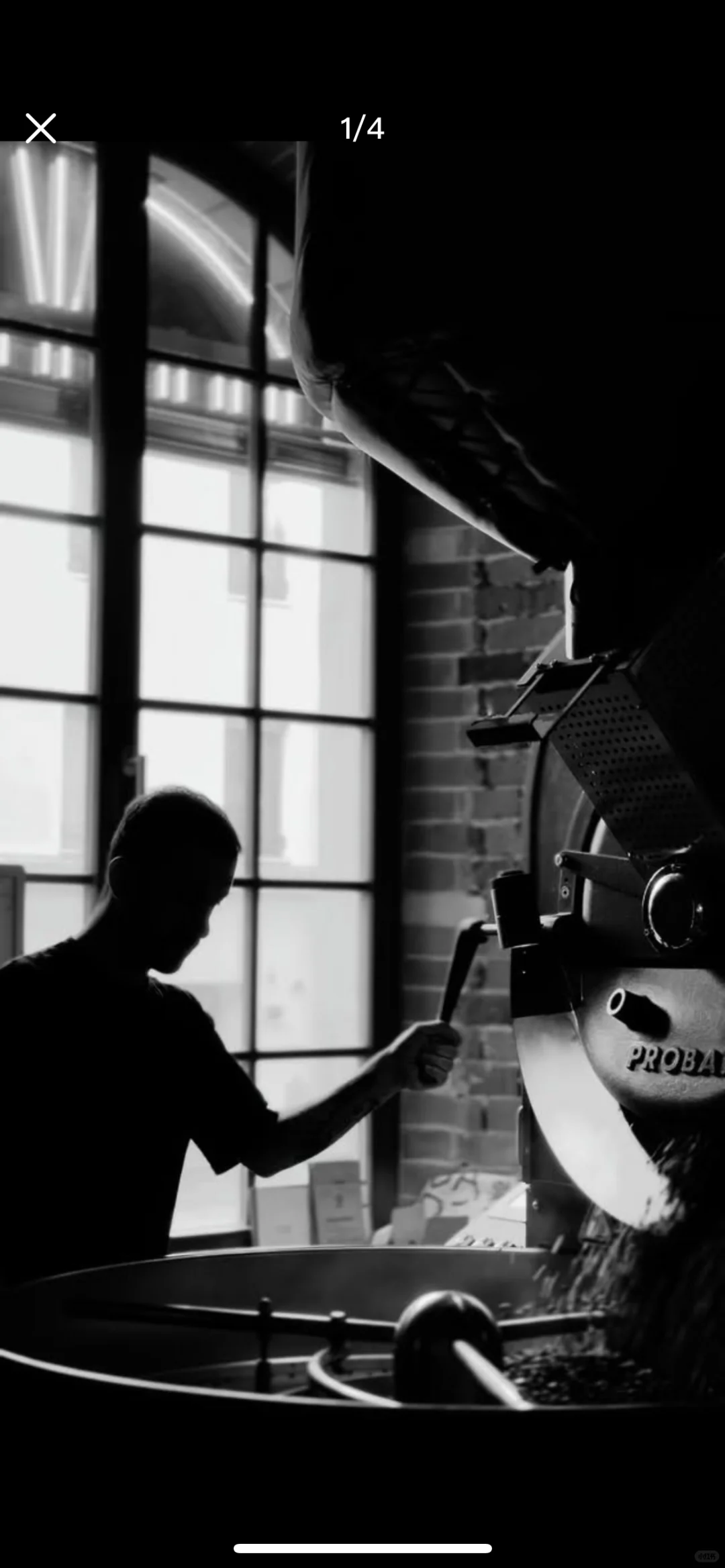 那有那么多岁月静好，有人为你负重前行