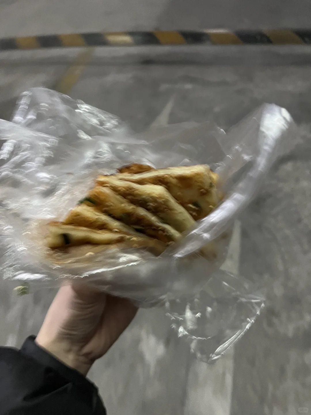 00后毕业女大钢材生卖钢第432天?