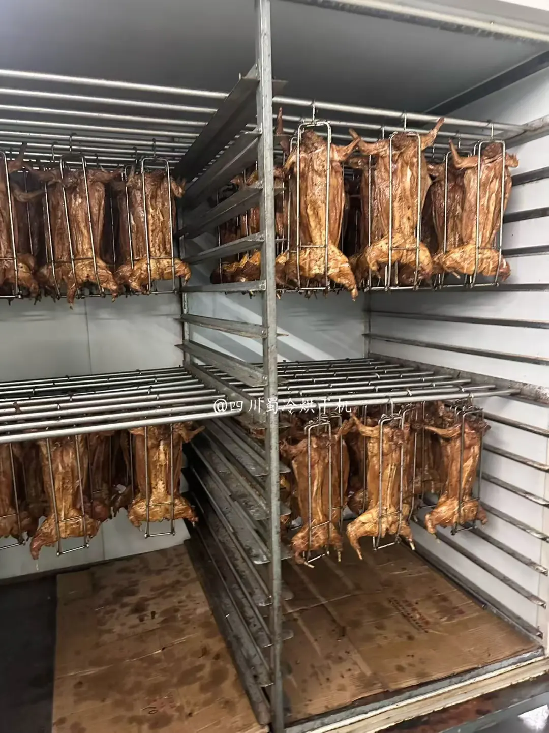 这台烘干机承包果干 / 菌菇 / 药材 / 肉制品