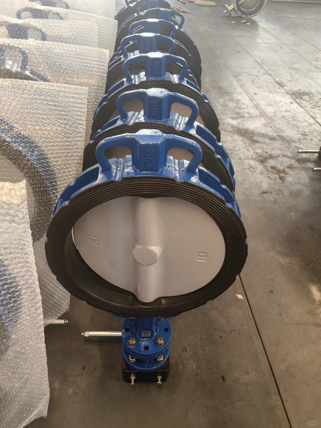 今天再走一批蝶阀