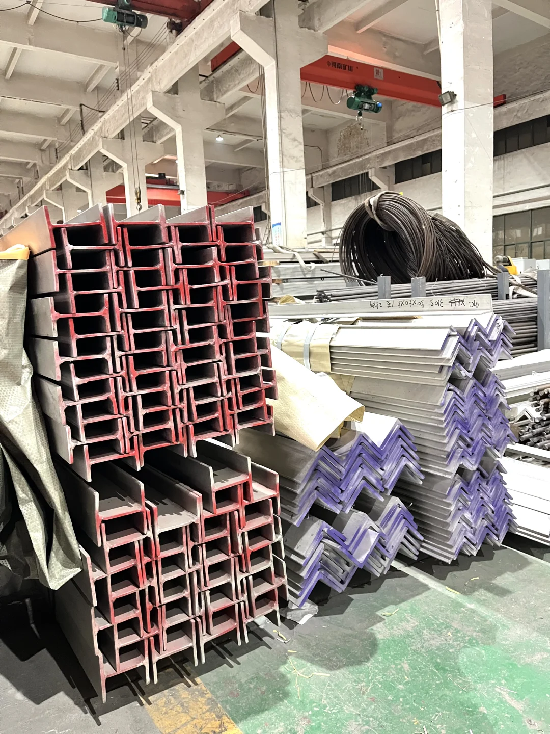 00后毕业女大钢材生卖钢第419天?