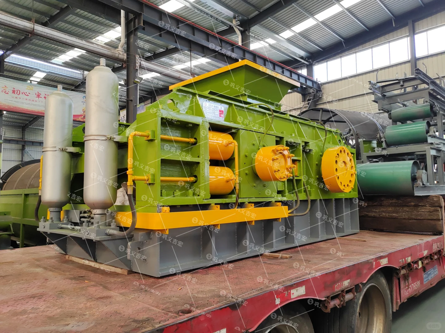 石料场选择对辊制砂机除了价格还应关注什么